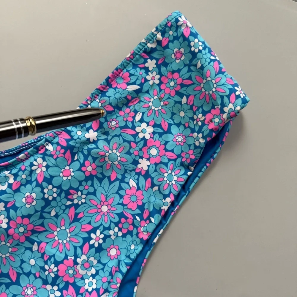 FRANKIES BIKINIS Cash One Piece Swimsuit Bikini Floral Blue Medium Cutout